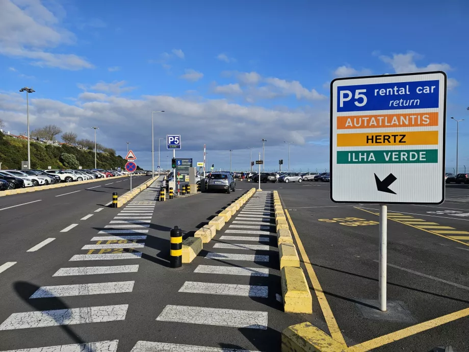 Parkplatz der Autovermietung, Flughafen Ponta Delgada