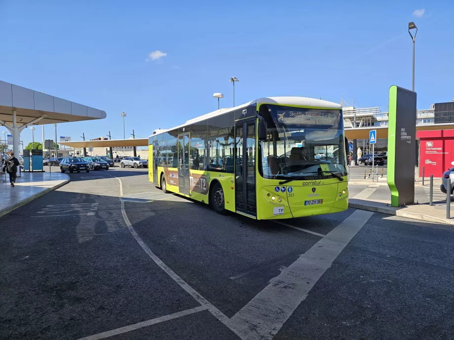 Shuttle-Bus zwischen den Terminals