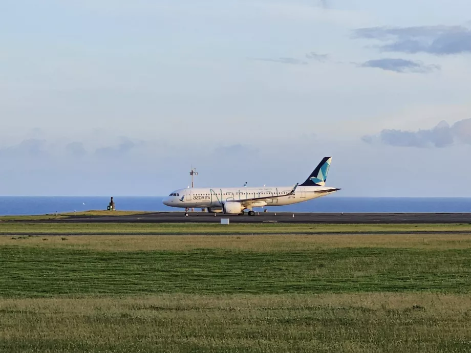 Azores Airlines, Airbus A320 mit der Aufschrift "Natural"