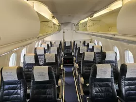 Gepäckfächer und Innenraum Dash 8 Q200
