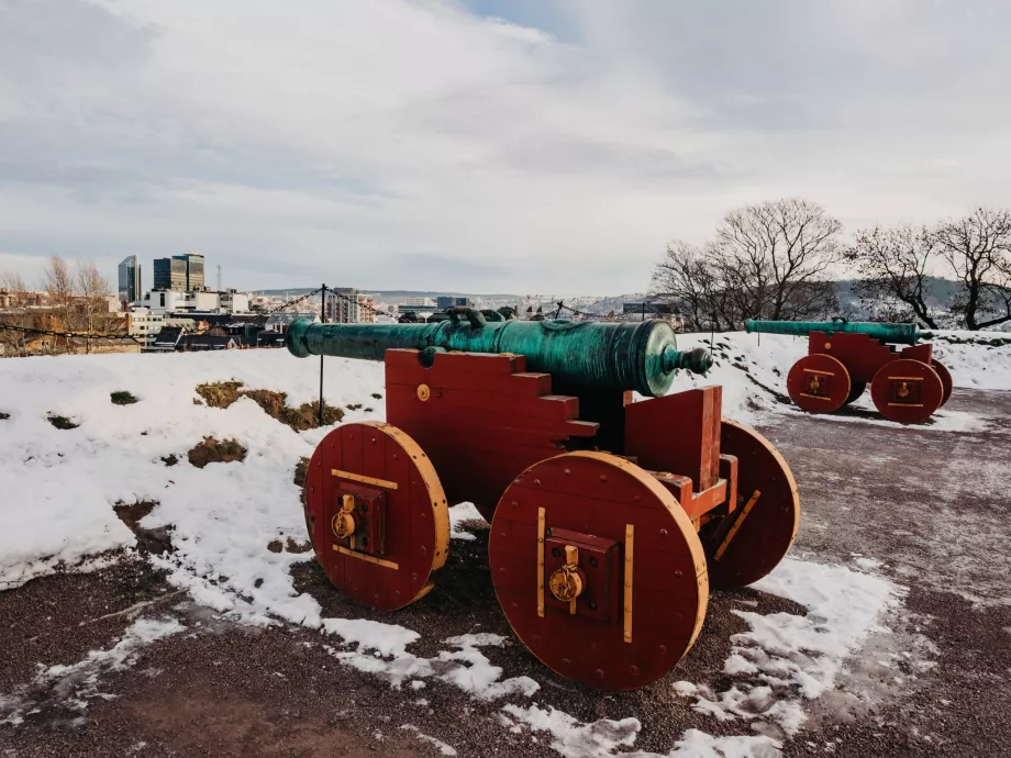 Festung und Kanonen