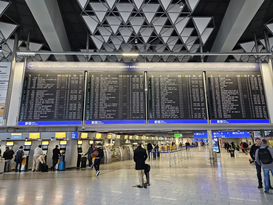 Abflugtafel, Flughafen Frankfurt