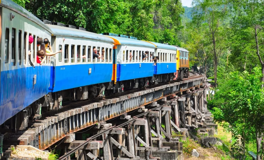 Thailändischer Zug