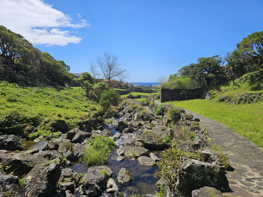 Der Weg zum Bacalhau-Wasserfall