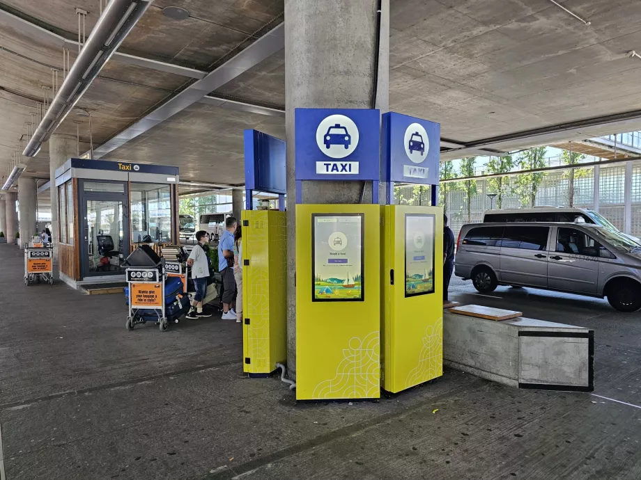 Kiosk zum Bestellen eines Taxis