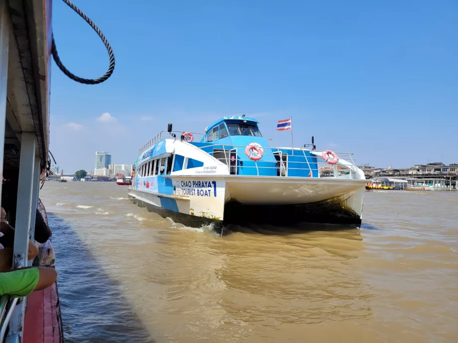 Chao Phraya Touristenboot