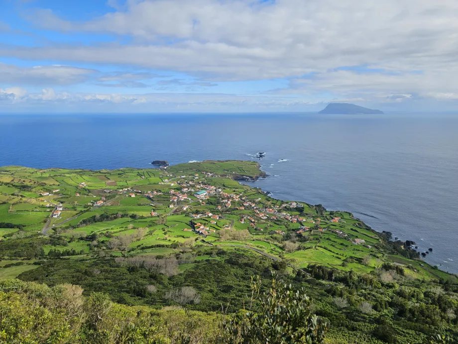 Blick auf das Dorf Ponta Delgada