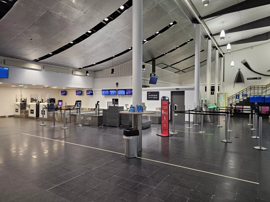 Check-in-Halle am Flughafen Molde