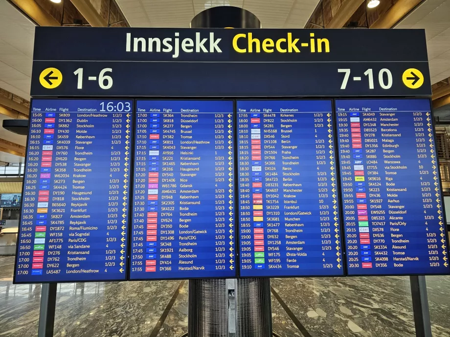 Abflugtafel am Flughafen Oslo