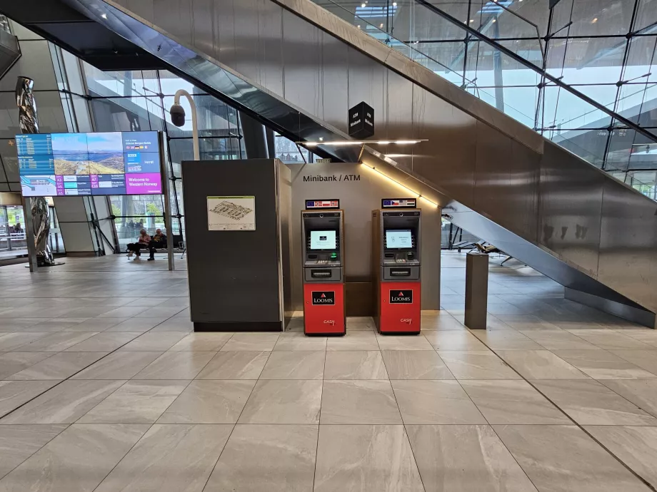 Geldautomaten am Flughafen Bergen