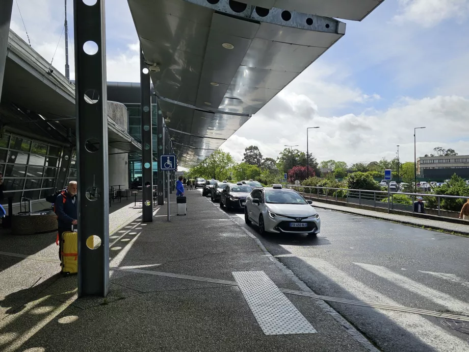 Taxistand, Flughafen Rennes