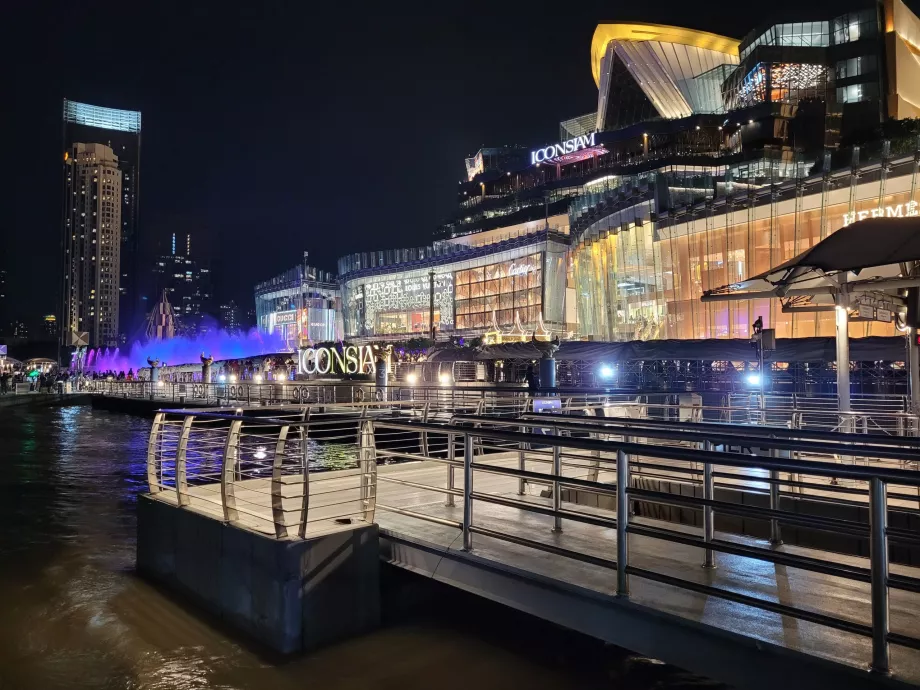 Springbrunnen bei Iconsiam