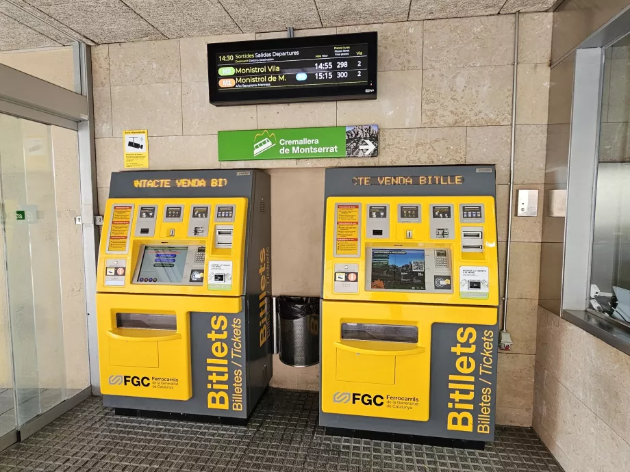 Fahrkartenautomat in der Bergstation der Zahnradbahn