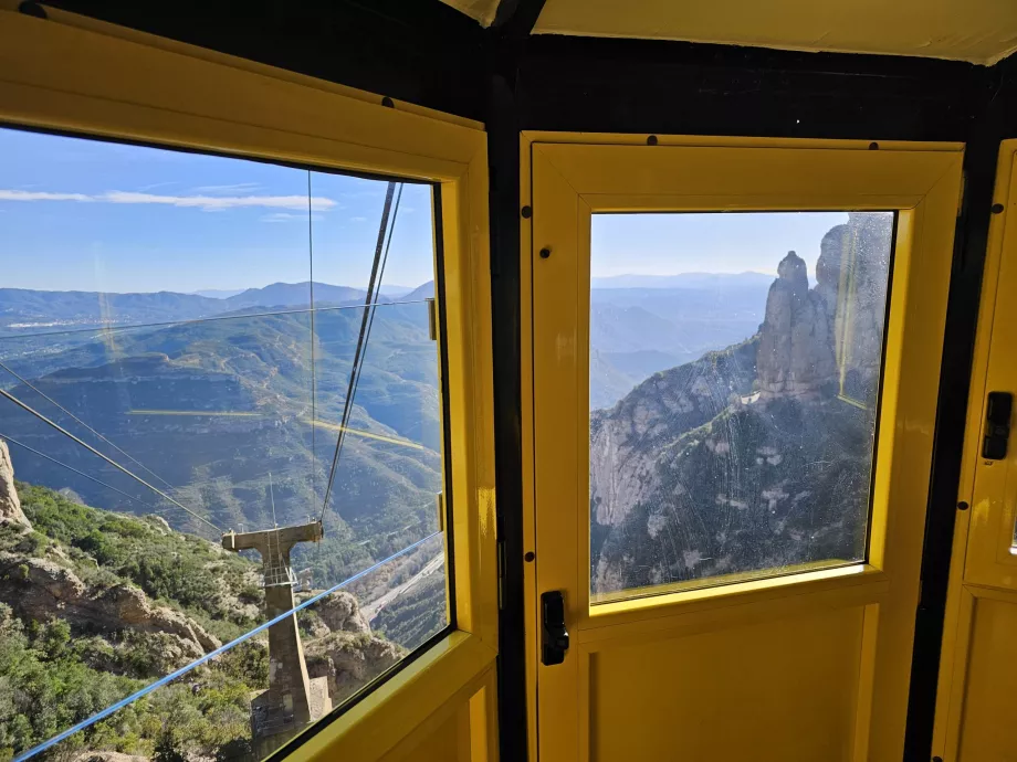 Blick von der Montserrat-Seilbahn