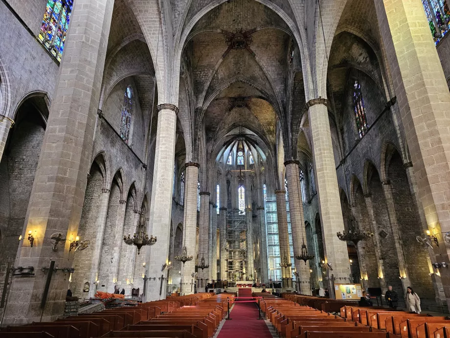 Santa Maria del Mar, innen