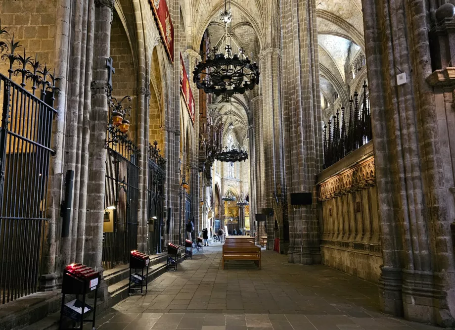 Kathedrale von Barcelona, Innenraum