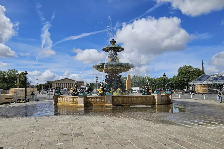 Springbrunnen auf der Place de la Concorde