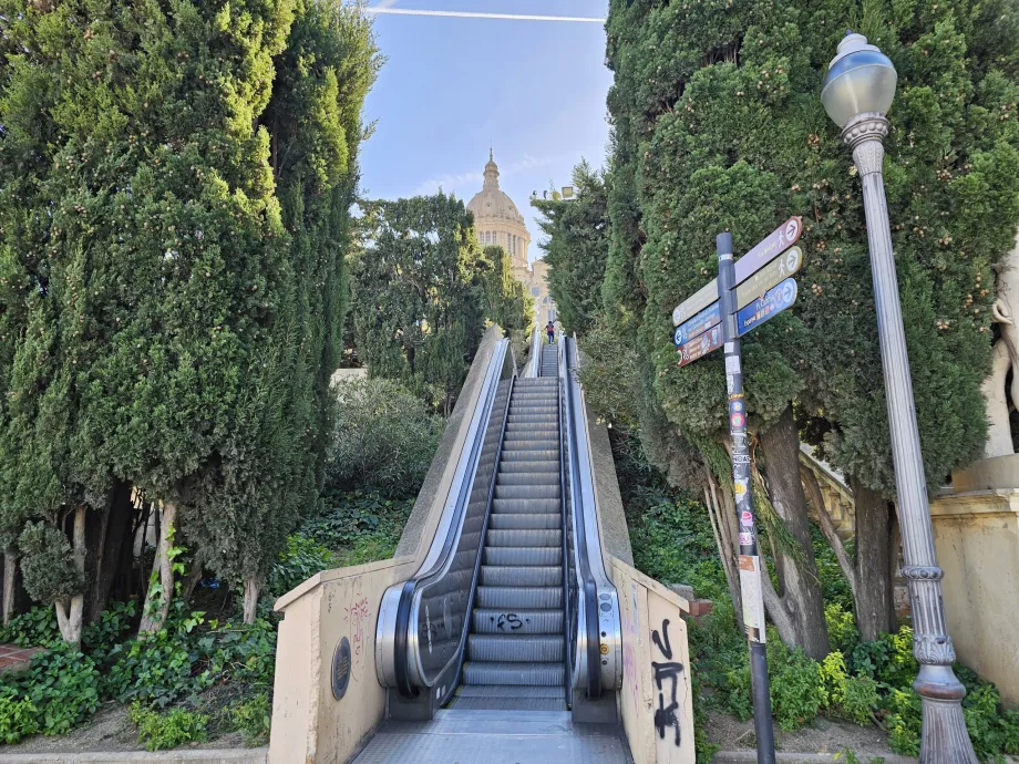 Rolltreppen zum Palau Nacional