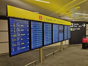 Informationen zum Umsteigen zwischen Flügen am Terminal 2
