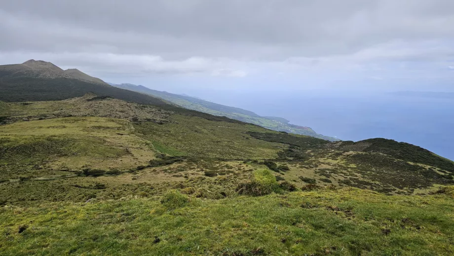 Blick auf die Südküste der Insel