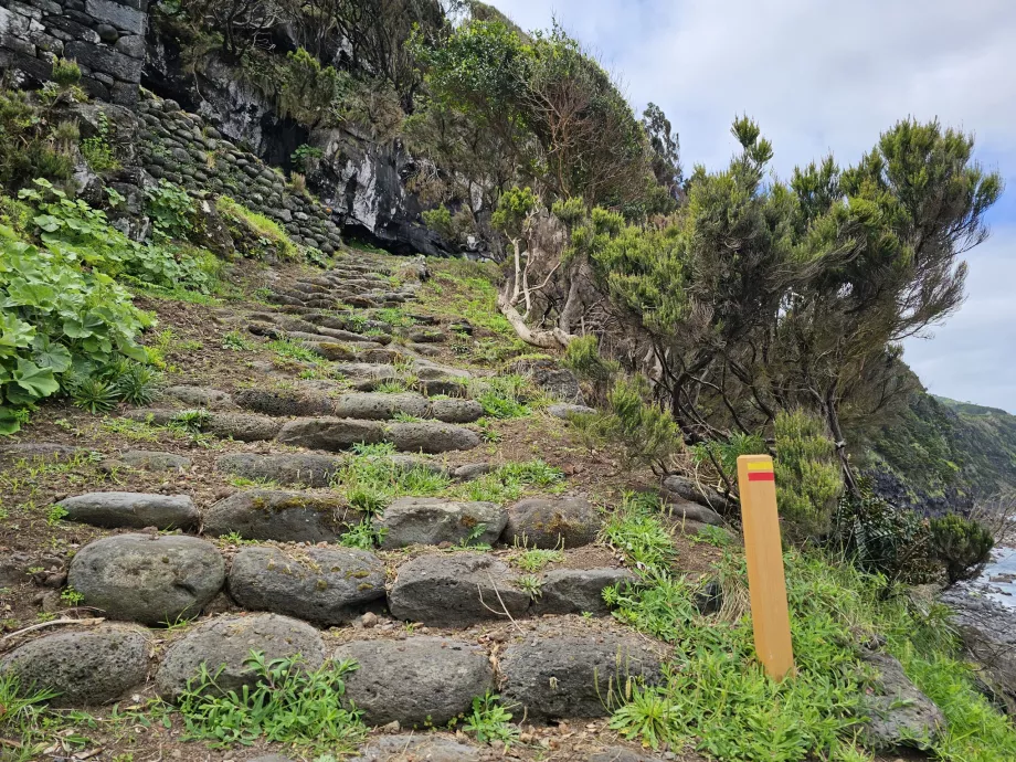 Wanderweg auf der Insel Pico