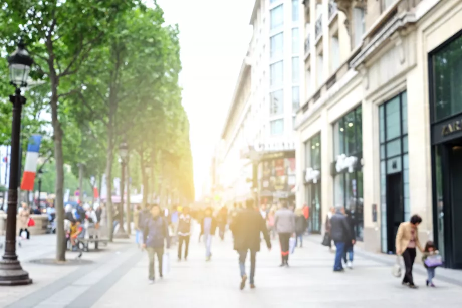 Einkaufen auf den Champs-Élysees