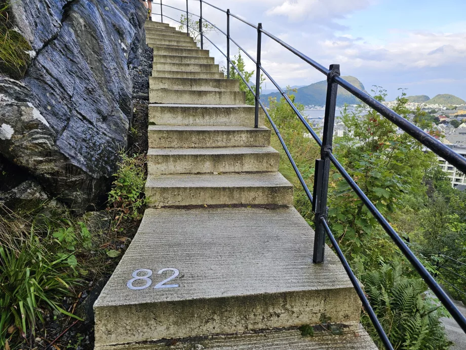 Treppe zum Askla Hill