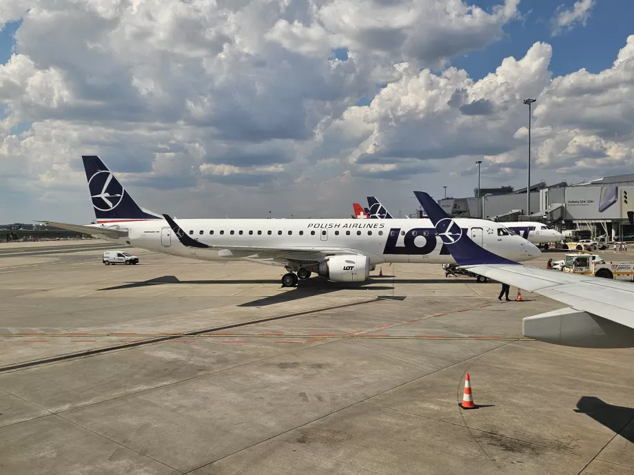 LOT Polen, Embraer 190