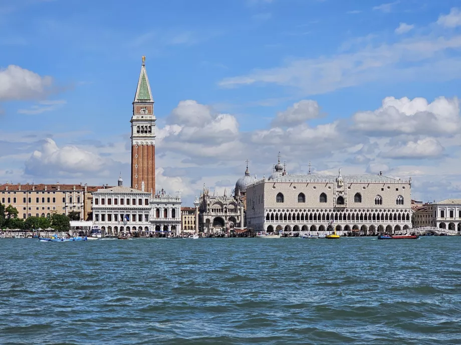 Dogenpalast und Glockenturm von San Marco