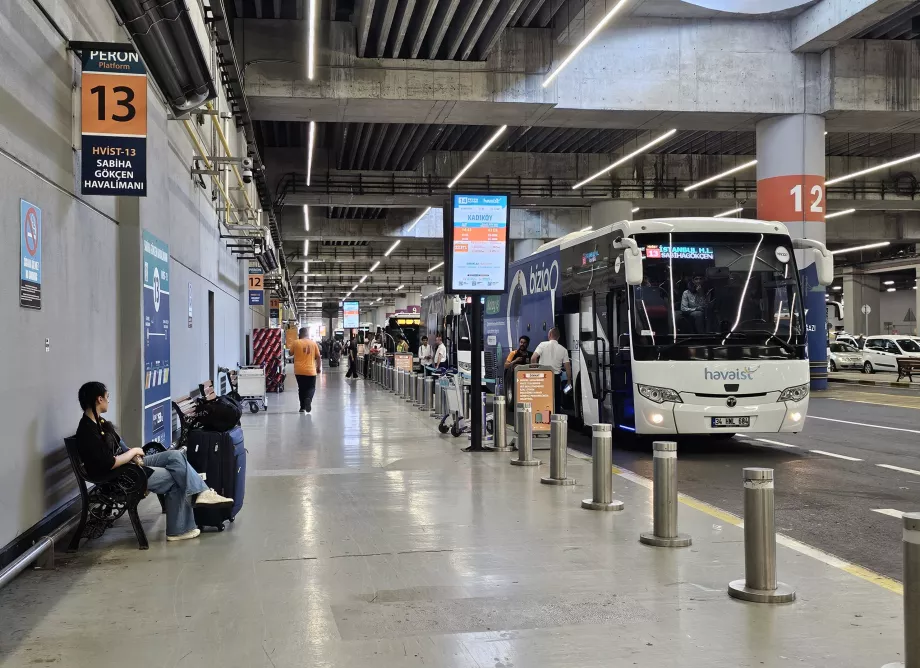 Bus von Istanbul Flughafen nach Sabiha Gokcen Flughafen