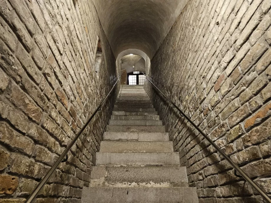 Treppe zur Galerie der Basilika