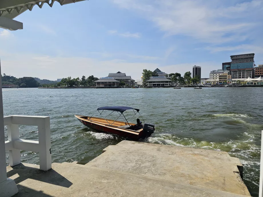 Transport nach Kampong Ayer