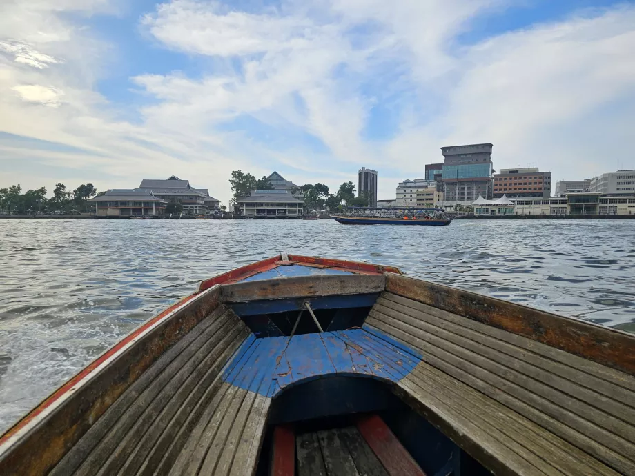 Die Fahrt mit dem Boot von Kampong Ayer