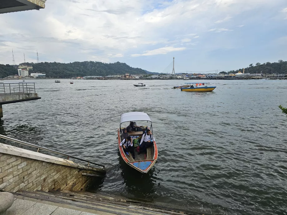 Fähre nach Kampong Ayer