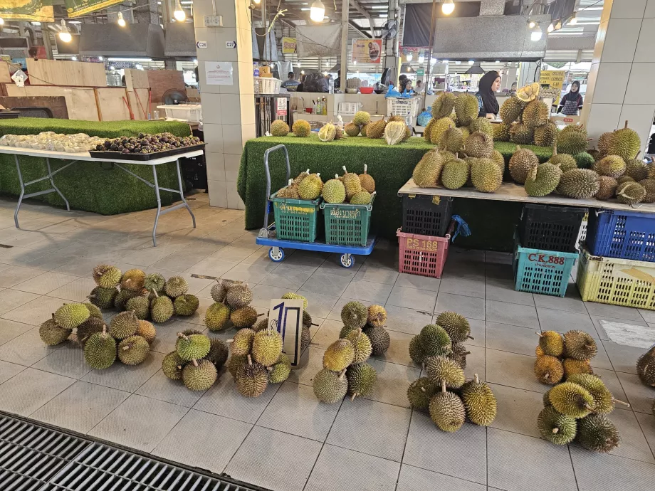 Durians auf dem Nachtmarkt von Gadong