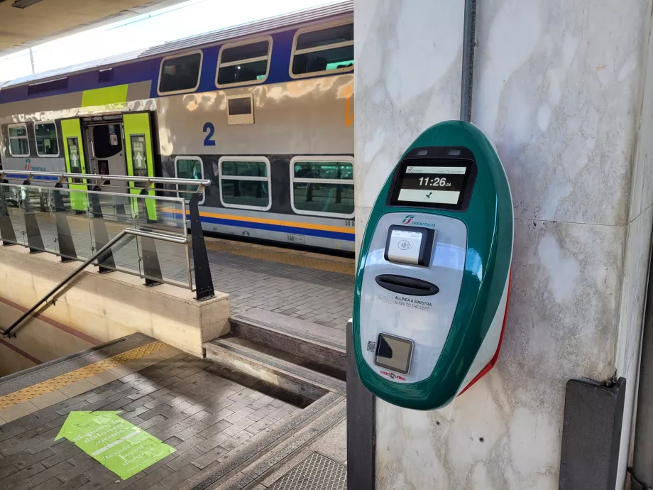 Fahrkartenmarker - Bahnhof Pisa