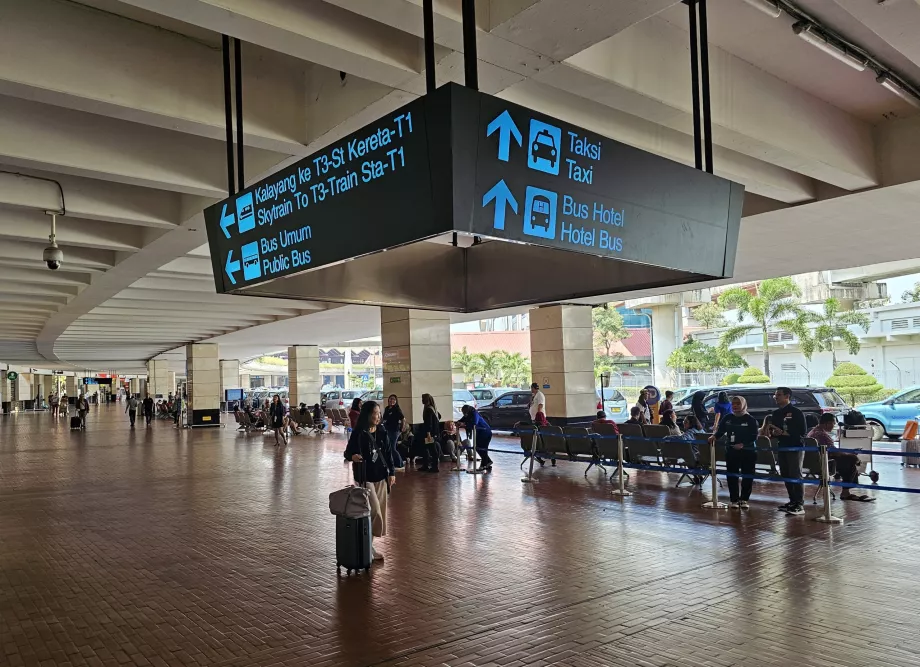 Verkehrszeichen, Flughafen Jakarta