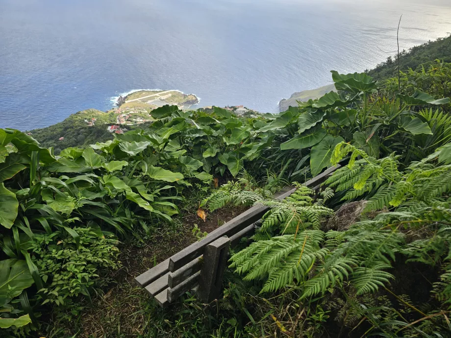 Bank am Wanderweg