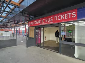 Fahrkartenautomaten für Busse nach Paris