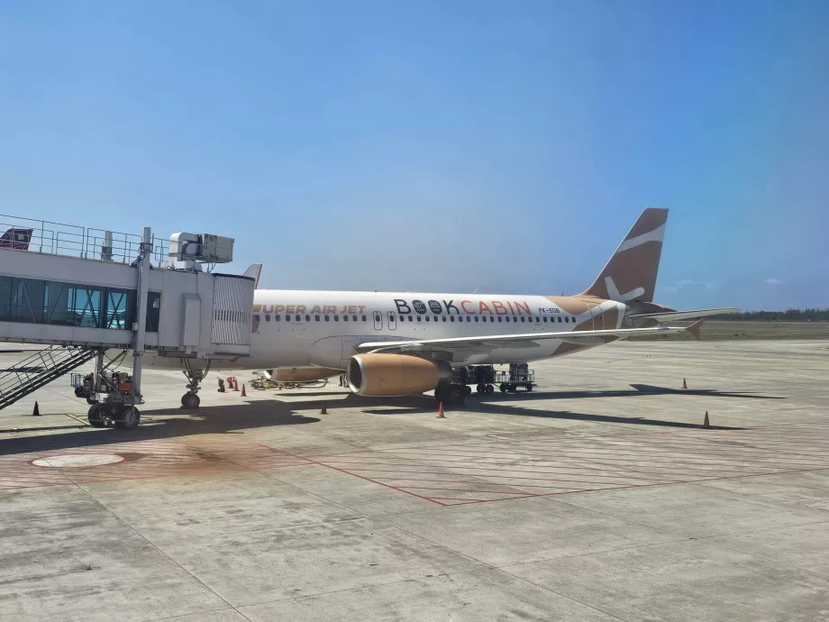 Super Air Jet, Airbus A320 auf dem Flughafen Yogyakarta YIA