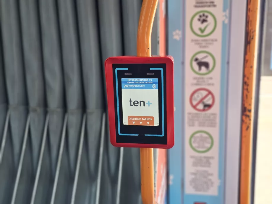 Validator in der Straßenbahn