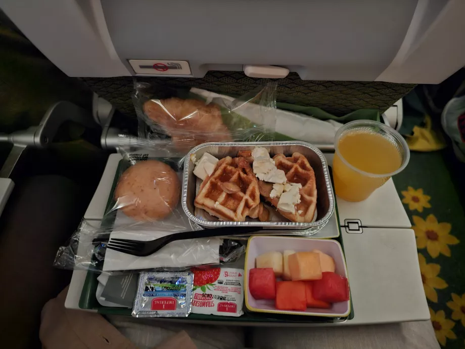 Frühstück in der Economy Class