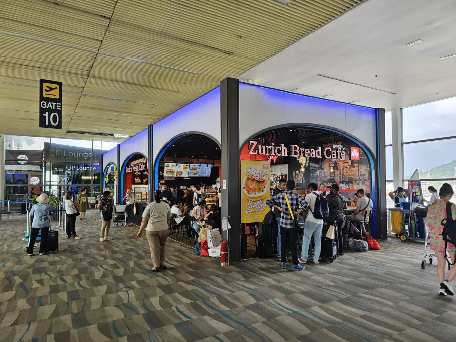 Restaurants and cafes, international terminal, transit zone