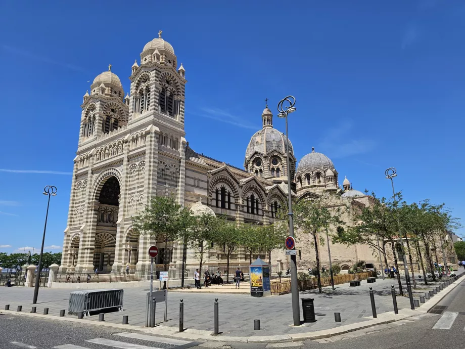 Die alte Kathedrale unten rechts