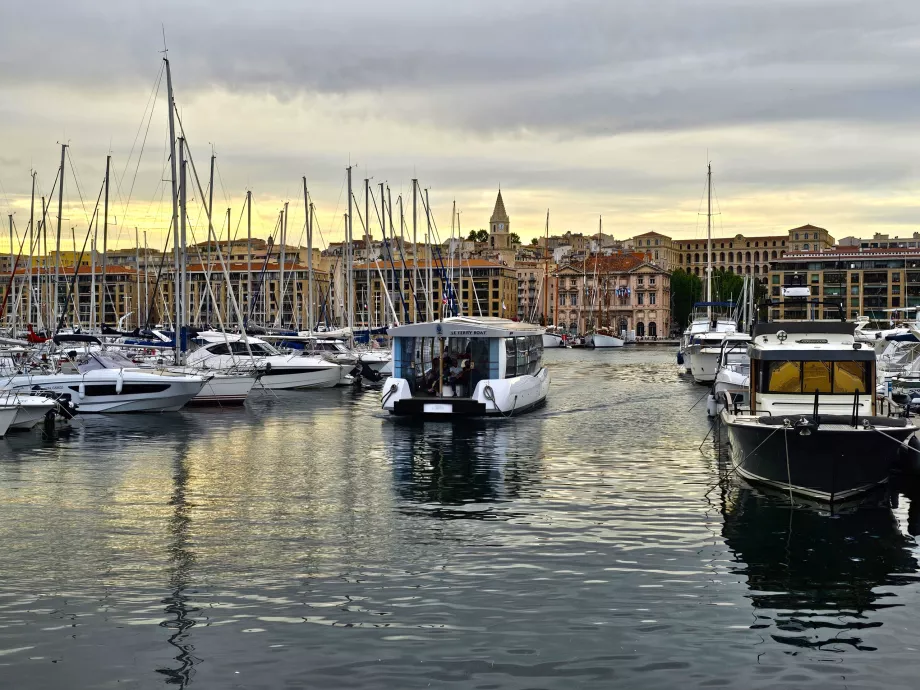 Fähre über Vieux Port