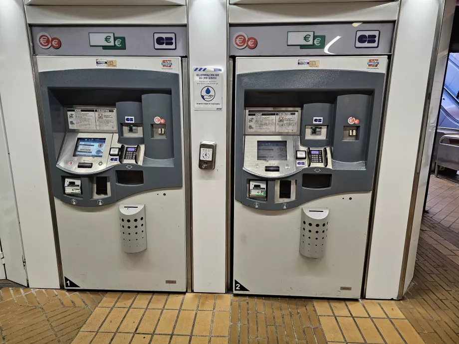 Fahrkartenautomaten in der U-Bahn