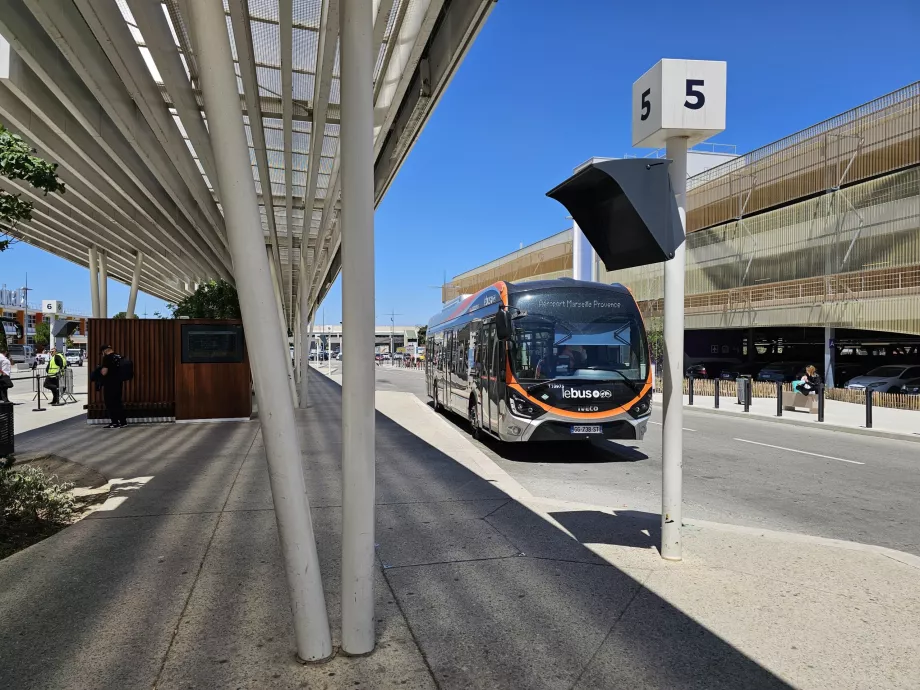 Bus Richtung Vitrolles Bahnhof