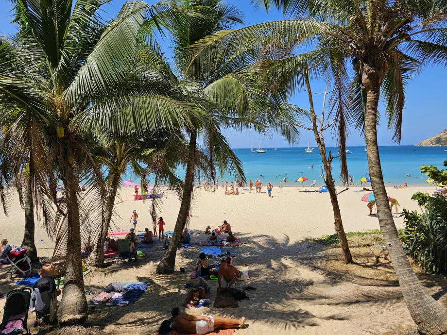 Schatten am Nai Harn Strand