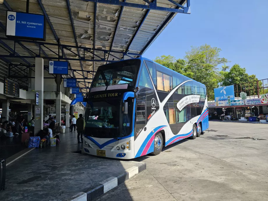 Busbahnhof 2, Bus nach Bangkok