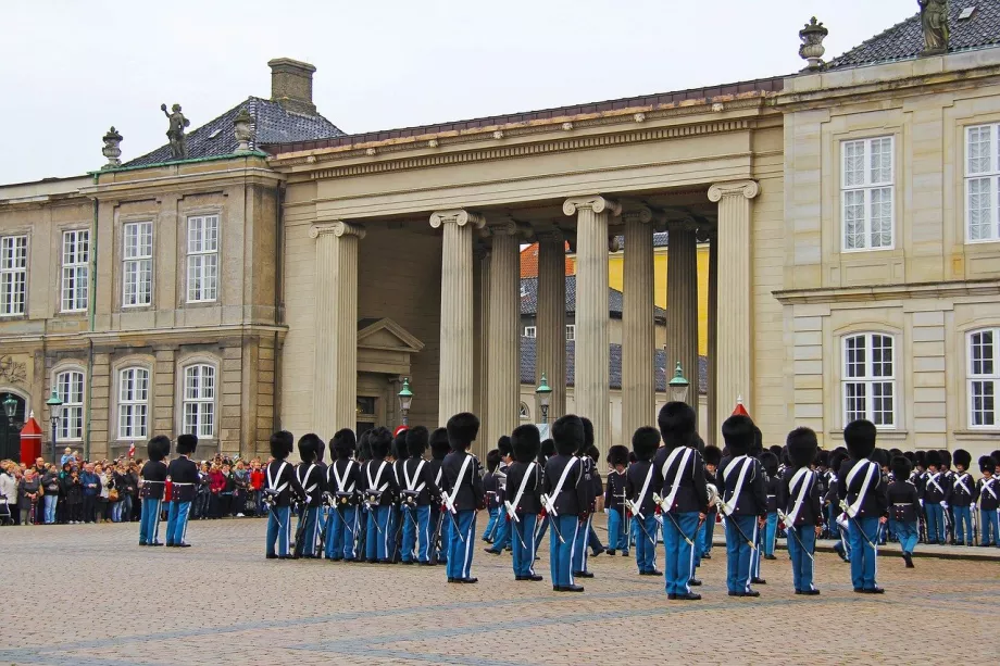 Wachablösung, Amalienborg